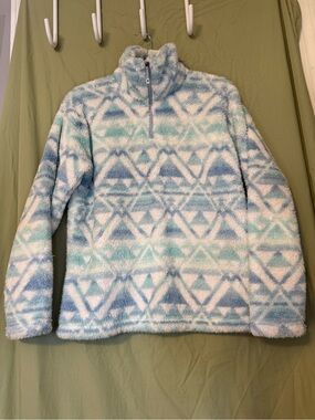 Eddie Bauer Plush Half-Zip Fleece Pullover in Light Blue & White Geometric